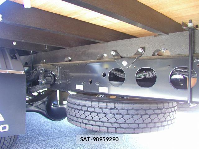 Mitsubishi FIGHTER 2026-06 8848964-5