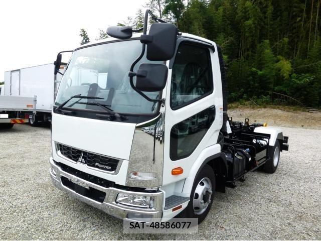 Mitsubishi FIGHTER 2026-04 8848967-0