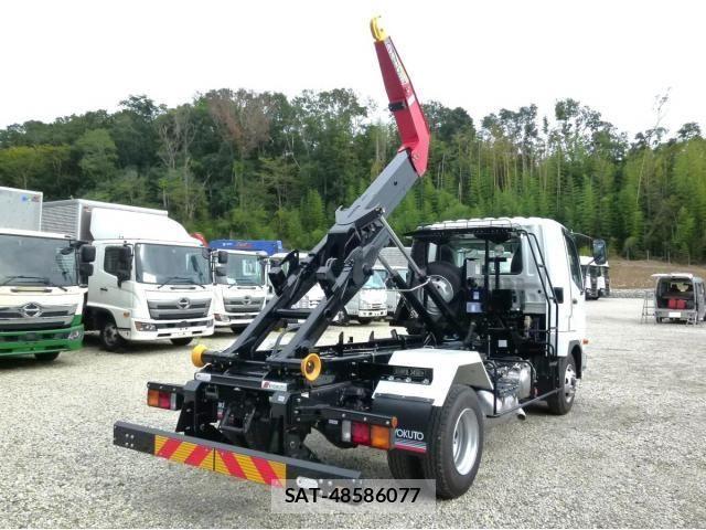 Mitsubishi FIGHTER 2026-04 8848967-9