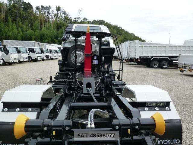 Mitsubishi FIGHTER 2026-04 8848967-12