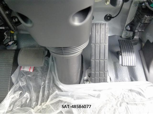 Mitsubishi FIGHTER 2026-04 8848967-25