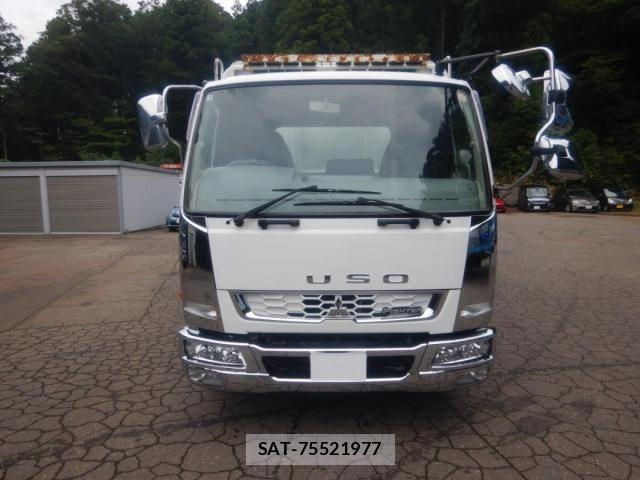 Mitsubishi FIGHTER 2012-02 8848972-1