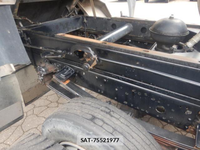 Mitsubishi FIGHTER 2012-02 8848972-27
