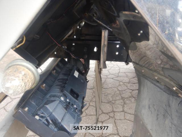 Mitsubishi FIGHTER 2012-02 8848972-28