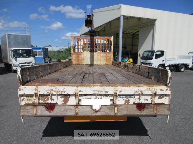 Mitsubishi FIGHTER 2008-04 8848971-26