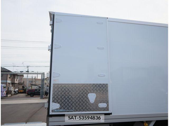 Mitsubishi FIGHTER 2026-04 8848956-14