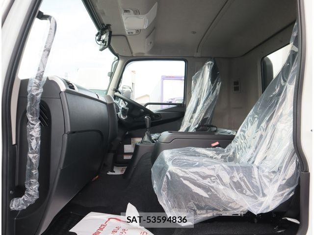 Mitsubishi FIGHTER 2026-04 8848956-26