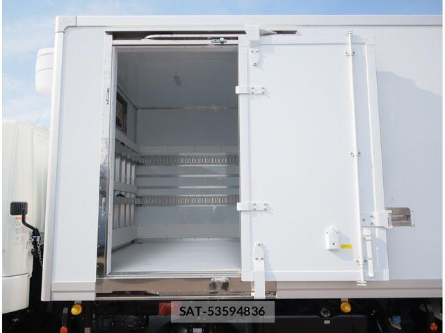 Mitsubishi FIGHTER 2026-04 8848956-5