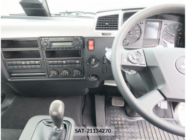 Mitsubishi FIGHTER 2026-05 8848963-16