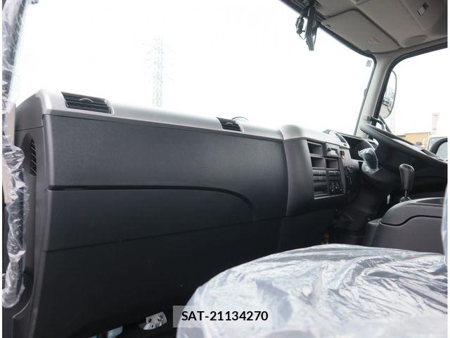 Mitsubishi FIGHTER 2026-05 8848963-23