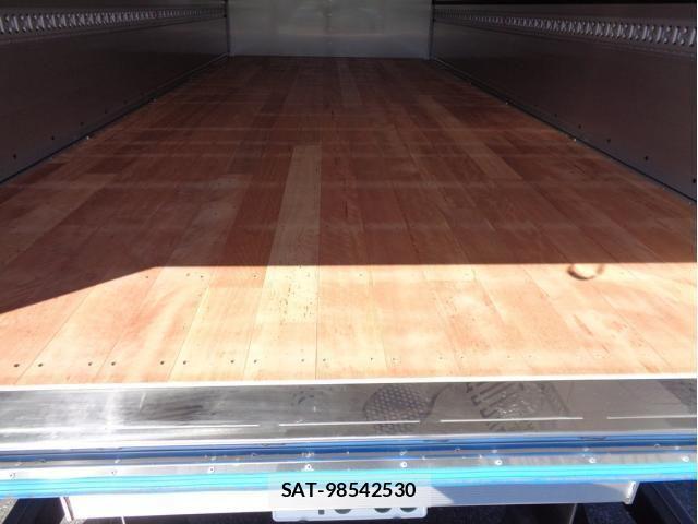Mitsubishi FIGHTER 2025-12 8848957-11