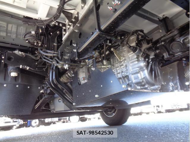 Mitsubishi FIGHTER 2025-12 8848957-15