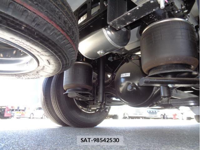 Mitsubishi FIGHTER 2025-12 8848957-16