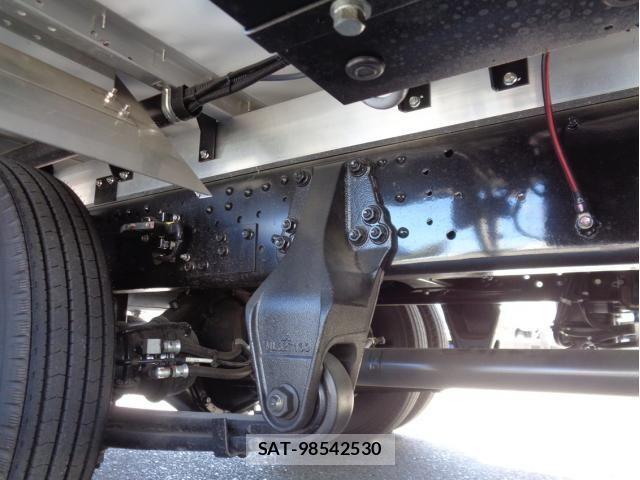 Mitsubishi FIGHTER 2025-12 8848957-18
