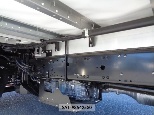 Mitsubishi FIGHTER 2025-12 8848957-19