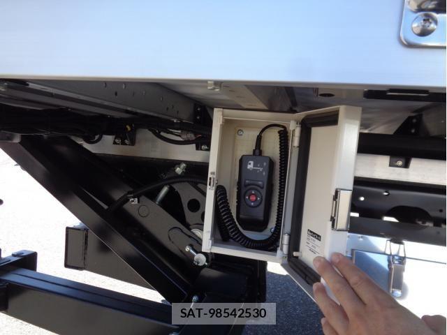 Mitsubishi FIGHTER 2025-12 8848957-20
