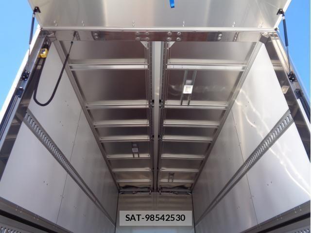 Mitsubishi FIGHTER 2025-12 8848957-5