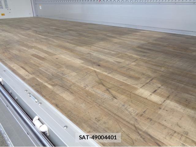 Mitsubishi FIGHTER 2024-06 8848962-9