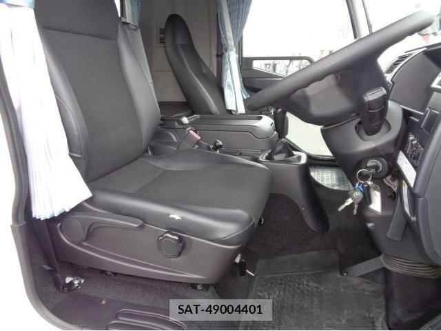 Mitsubishi FIGHTER 2024-06 8848962-29