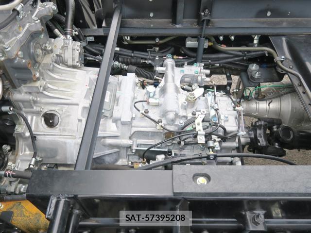 Mitsubishi FIGHTER 2026-02 8848968-10