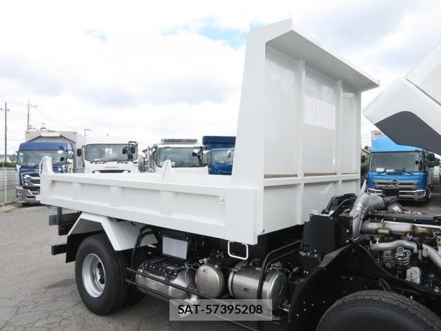 Mitsubishi FIGHTER 2026-02 8848968-11