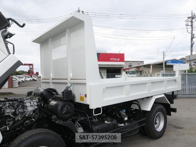 Mitsubishi FIGHTER 2026-02 8848968-12