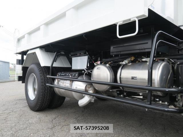 Mitsubishi FIGHTER 2026-02 8848968-13