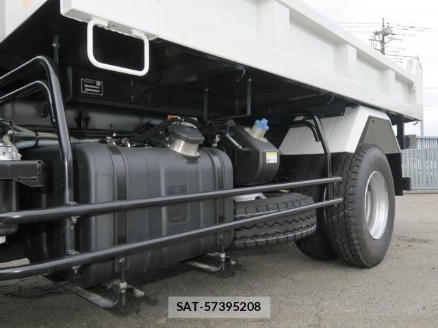Mitsubishi FIGHTER 2026-02 8848968-14