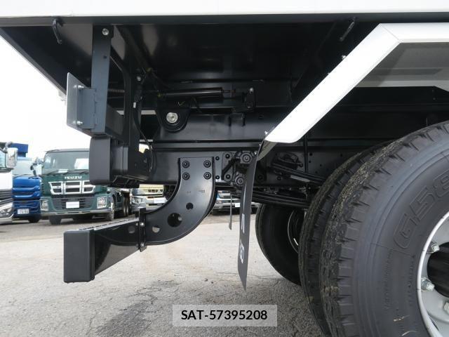 Mitsubishi FIGHTER 2026-02 8848968-15