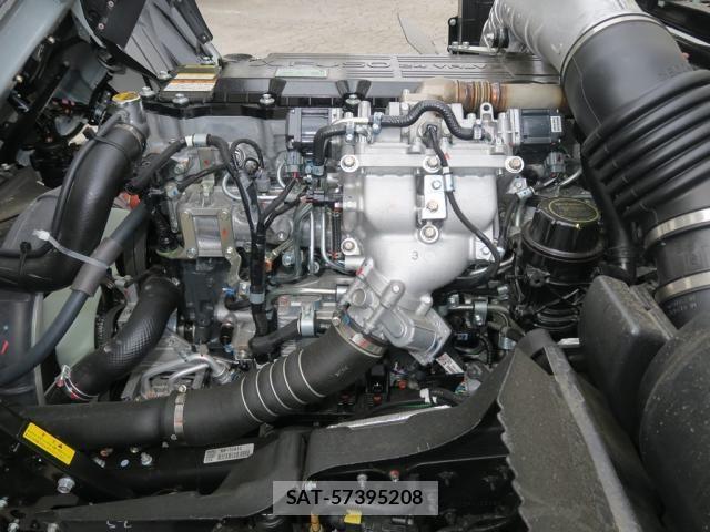 Mitsubishi FIGHTER 2026-02 8848968-19