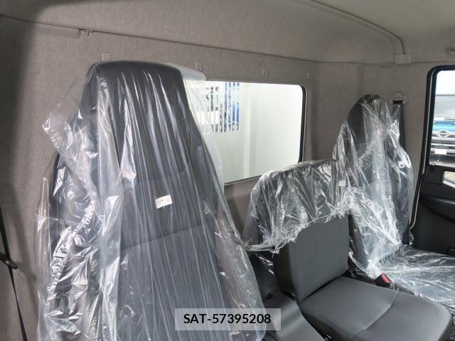 Mitsubishi FIGHTER 2026-02 8848968-22