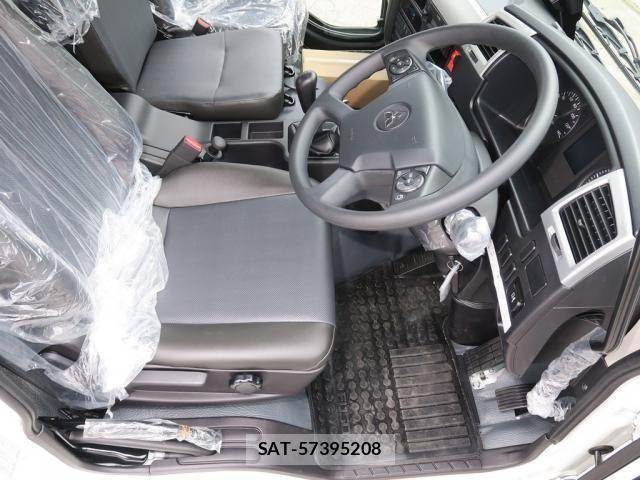 Mitsubishi FIGHTER 2026-02 8848968-23