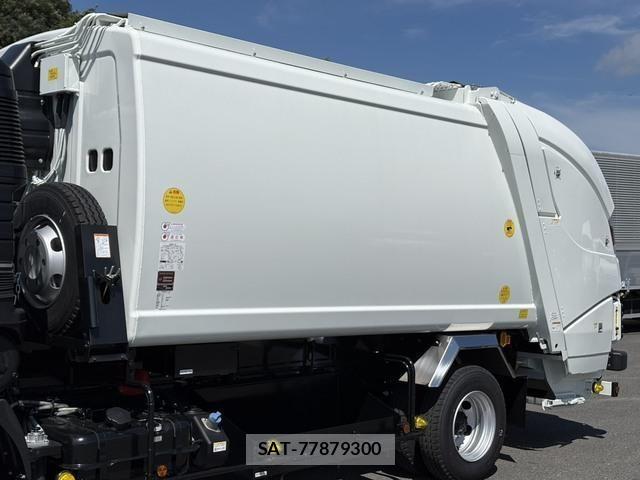 Mitsubishi FIGHTER 2026-01 8848955-9