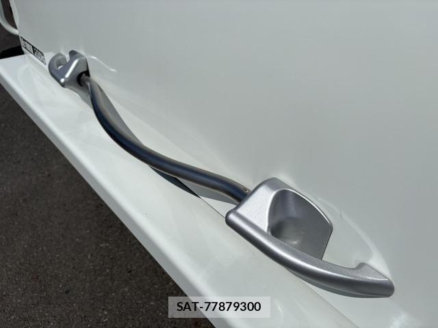 Mitsubishi FIGHTER 2026-01 8848955-18