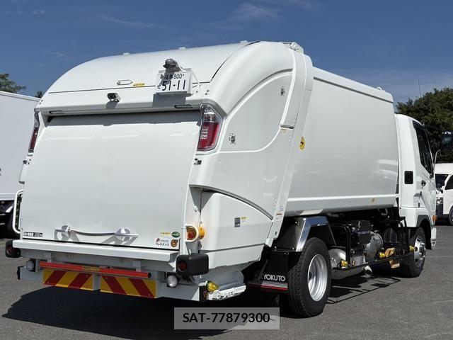 Mitsubishi FIGHTER 2026-01 8848955-7