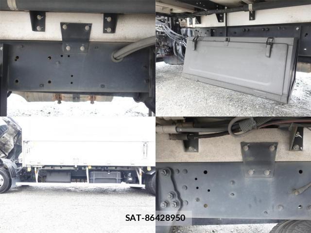 Mitsubishi FIGHTER 2016-12 8848981-16