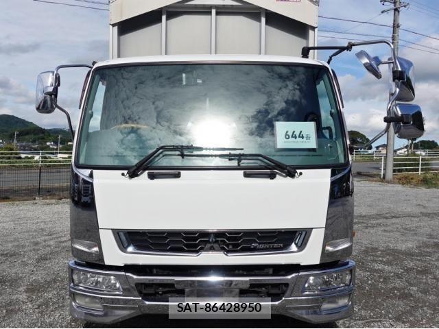 Mitsubishi FIGHTER 2016-12 8848981-2