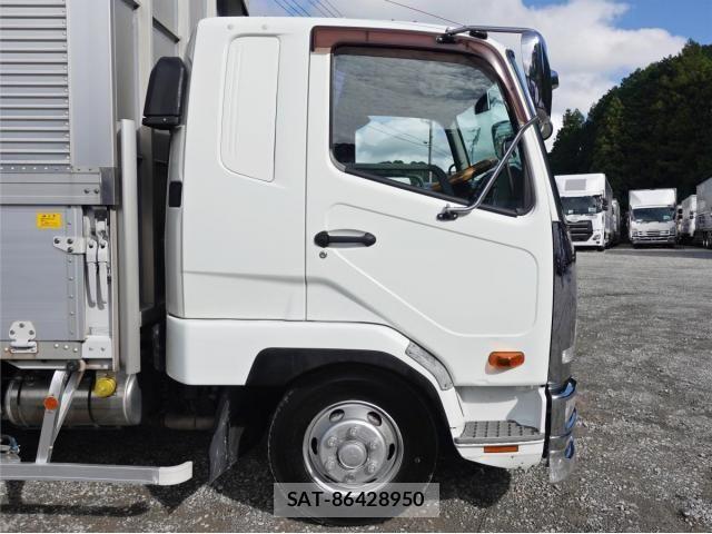Mitsubishi FIGHTER 2016-12 8848981-3