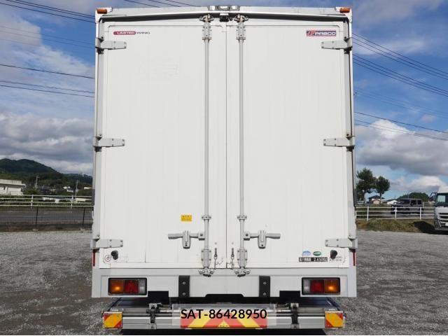 Mitsubishi FIGHTER 2016-12 8848981-5