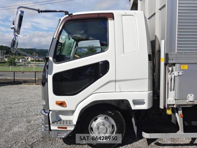 Mitsubishi FIGHTER 2016-12 8848981-7