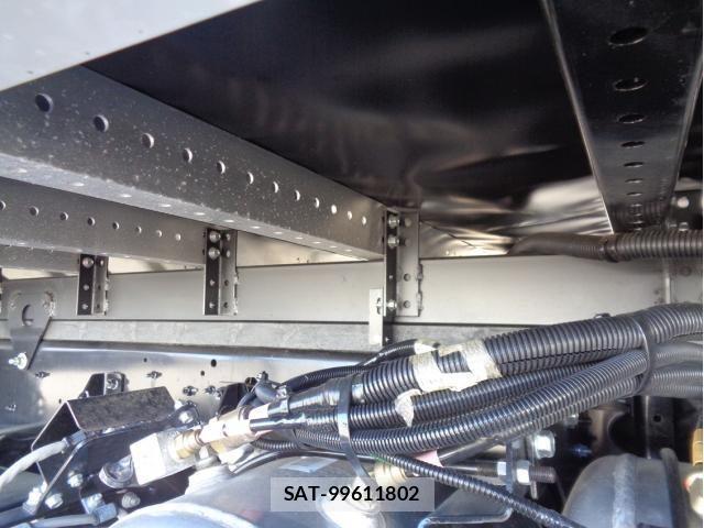 Mitsubishi FIGHTER 2026-01 8848958-18
