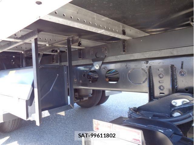 Mitsubishi FIGHTER 2026-01 8848958-23