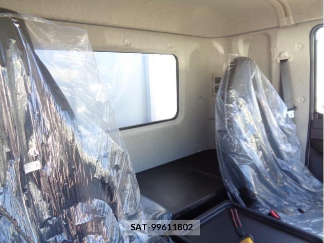 Mitsubishi FIGHTER 2026-01 8848958-26