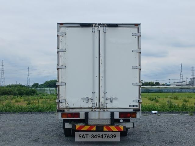 Mitsubishi FIGHTER 2013-08 8848980-14