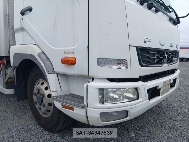 Mitsubishi FIGHTER 2013-08 8848980-21