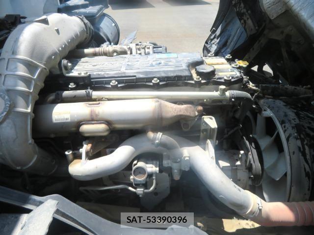 Mitsubishi FIGHTER 2013-03 8848977-11