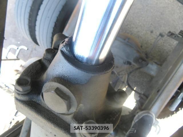 Mitsubishi FIGHTER 2013-03 8848977-22