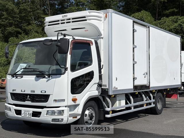 Mitsubishi FIGHTER 2013-12 8847981-0