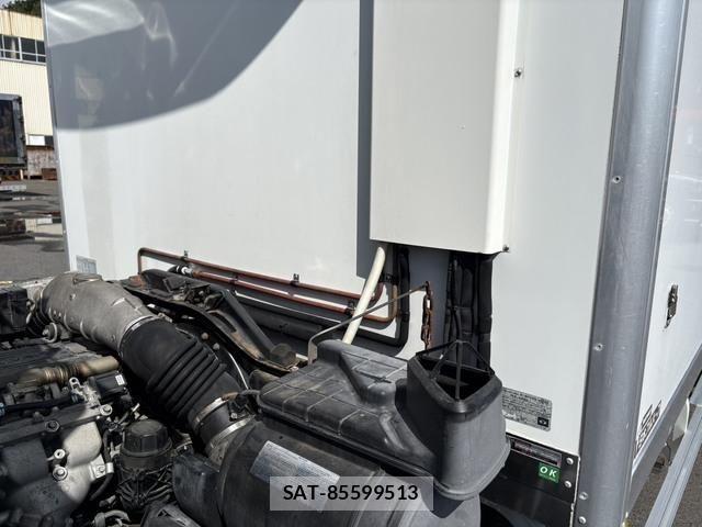 Mitsubishi FIGHTER 2013-12 8847981-13