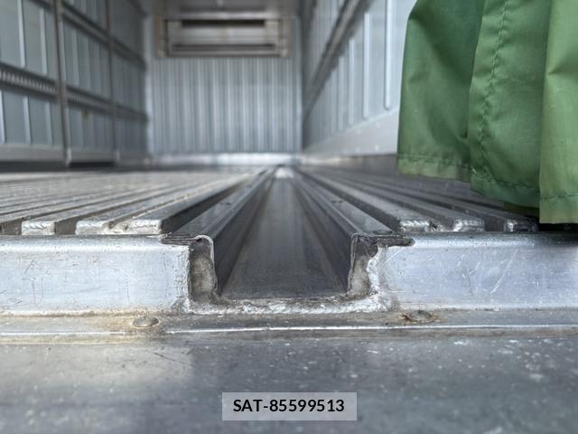 Mitsubishi FIGHTER 2013-12 8847981-23